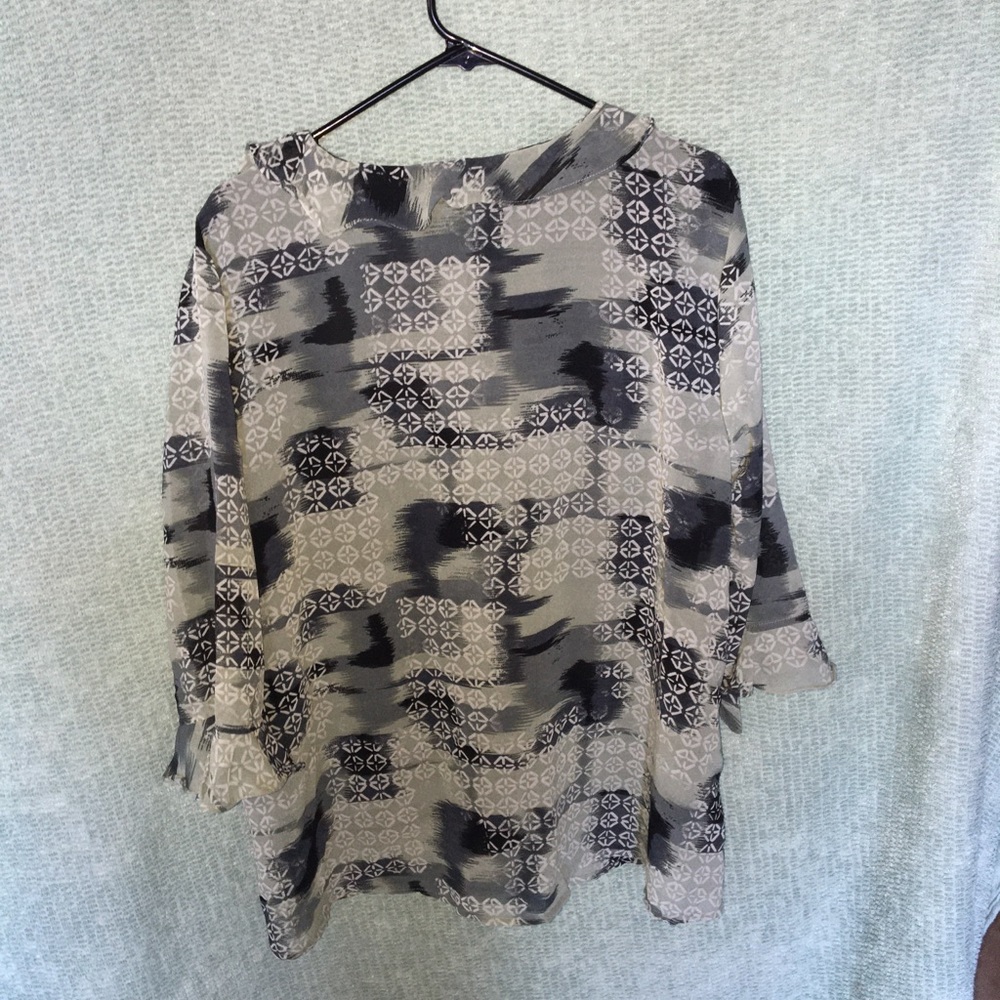 Patterned Blouse - Picture 3 of 3